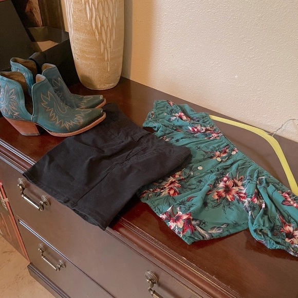 Top - Picture 3 of 4